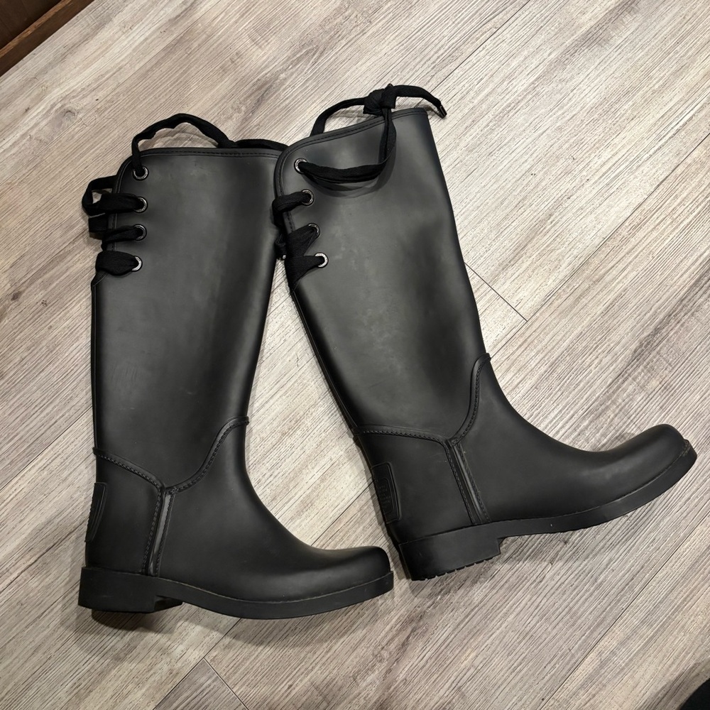 COACH TRISTEE SIGNATURE MATT BLACK WATERPROOF LACE-UP RAIN BOOTS